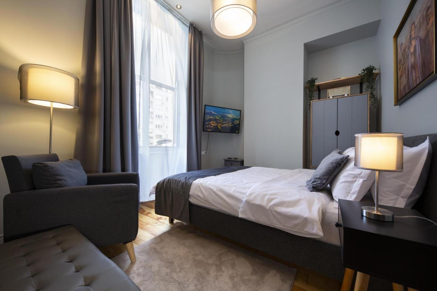 Athenaeum Spacious& Cozy 1Br Prime Location W Balcony Bucharest Exterior photo